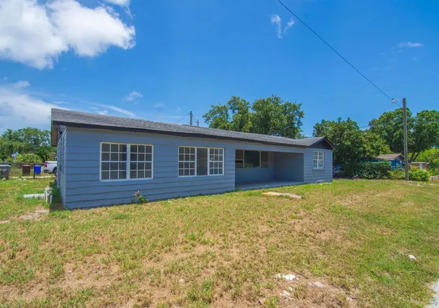 Homes for sale in Vero Beach, FL | 2556 44th St, Vero Beach, FL 32967 | MLS# B26032314