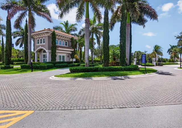 1st image of 4715 Eucalyptus Dr, Hollywood, FL 33021 | MLS# B26032330