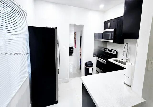 5th image of 139 Nw 14Th Way, Dania, FL 33004 | MLS# A12024333