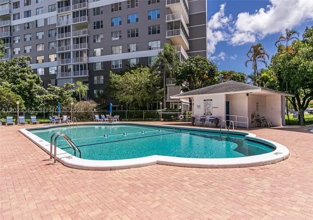 5th image of 4001 Hillcrest Dr #609, Hollywood, FL 33021 | MLS# A12024562