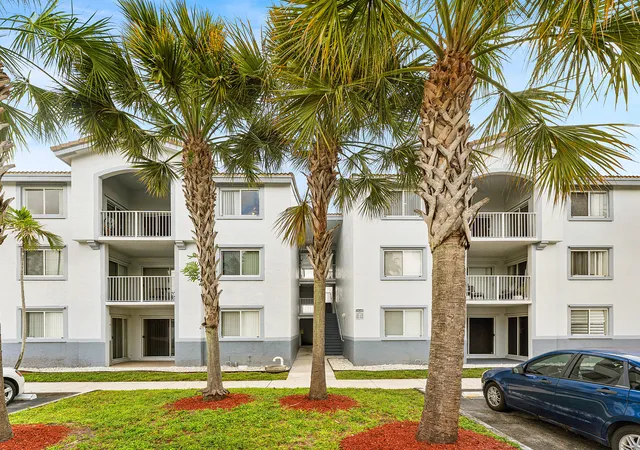 2nd image of 2640 S University Dr, Davie, FL 33328