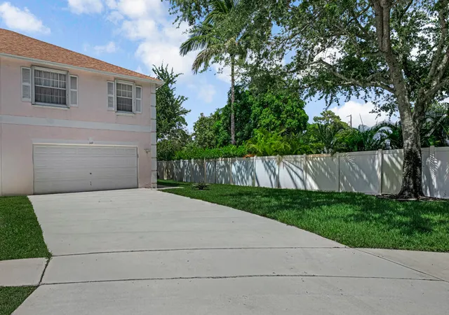 Homes for sale in Greenacres, FL | 149 Baldwin Blvd, Greenacres, FL 33463 | MLS# B26032547