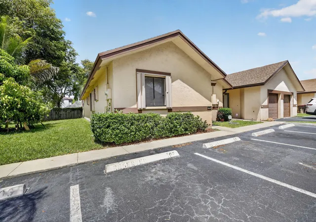 3rd image of 11145 Nw 38Th Pl, Sunrise, FL 33351 | MLS# B26032578
