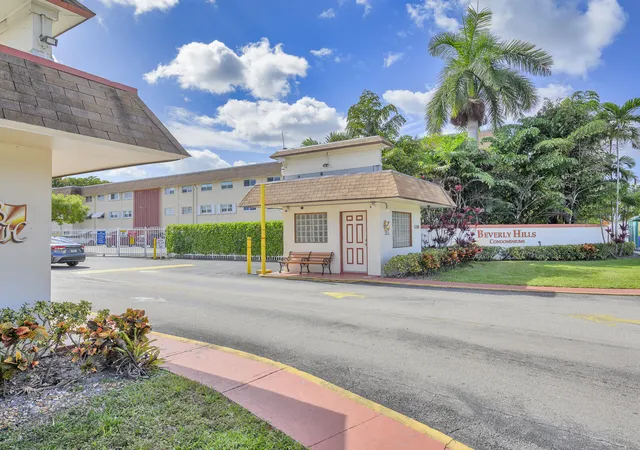 2nd image of 5300 Washington St #E208, Hollywood, FL 33021 | MLS# B26032713