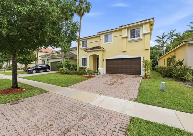 5th image of 10134 Boca Vista Dr, Boca Raton, FL 33498 | MLS# B26032717