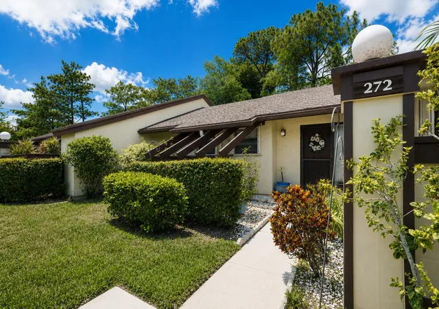 Homes for sale in Royal Palm Beach, FL | 272 Beaver Dam Ct, Royal Palm Beach, FL 33411 | MLS# B26032775