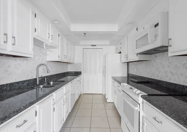 1st image of 859 Jeffery St #312, Boca Raton, FL 33487 | MLS# B26032783