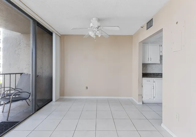 5th image of 859 Jeffery St #312, Boca Raton, FL 33487 | MLS# B26032783