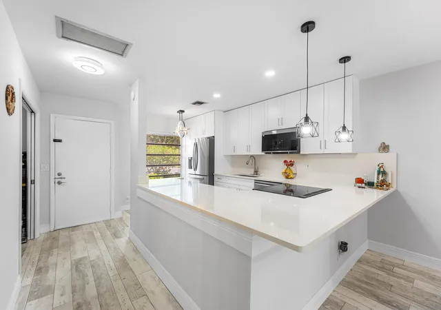 5th image of 13788 Via Flora #B, Delray Beach, FL 33484 | MLS# B26032816