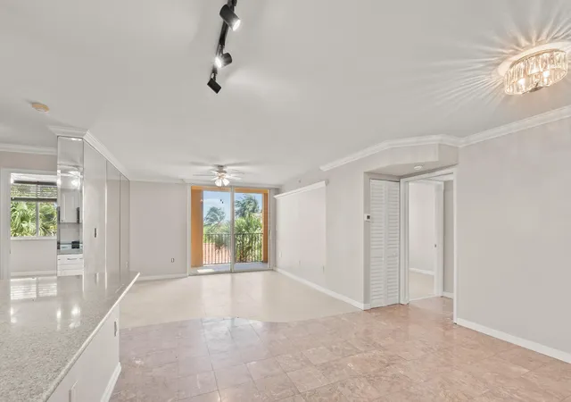 Homes for sale in Hypoluxo, FL | 1200 Scotia Dr, Hypoluxo, FL 33462