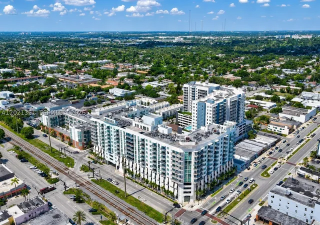 Homes for sale in Hollywood, FL | 140 S Dixie Hwy #510, Hollywood, FL 33020 | MLS# A12021351