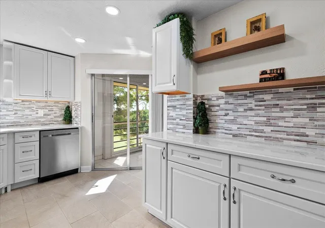 Homes for sale in Lake Worth, FL | 3755 Via Poinciana #611, Lake Worth, FL 33467 | MLS# B26032980