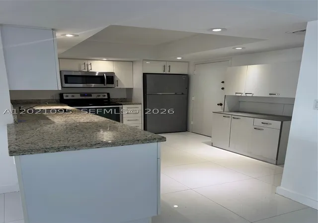 5th image of 3800 S Ocean Dr #1725, Hollywood, FL 33019 | MLS# A12021095