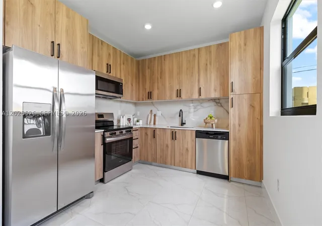 4th image of 13309 Sw 265Th Terr, Homestead, FL 33032 | MLS# A12025526