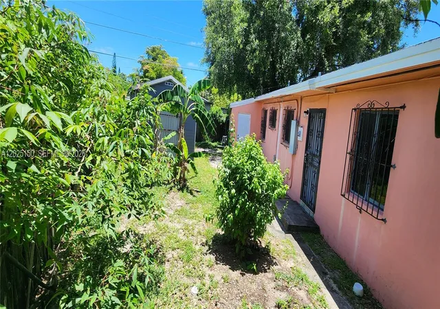 22nd image of 901 Ne 160th Ter, North Miami Beach, FL 33162 | MLS# A12025150