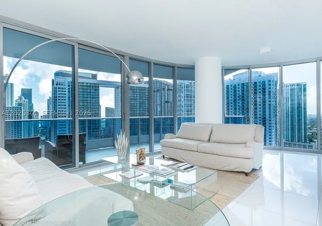 4th image of 200 Biscayne Boulevard Way #3102, Miami, FL 33131 | MLS# A12025301
