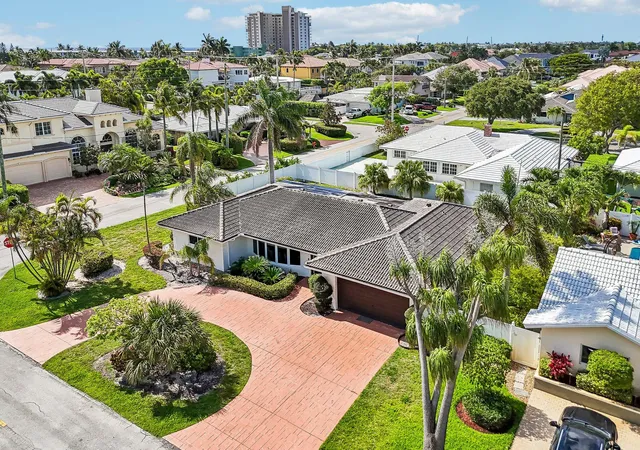 4th image of 2940 Ne 39Th Ct, Lighthouse Point, FL 33064 | MLS# B26033109