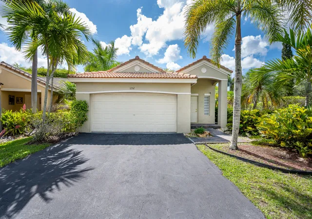 Homes for sale in Weston, FL | 1252 Sabal Trl, Weston, FL 33327 | MLS# B26033113