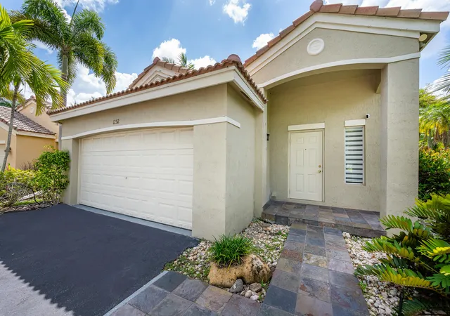 Homes for sale in Weston, FL | 1252 Sabal Trl, Weston, FL 33327 | MLS# B26033113