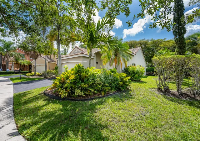 Homes for sale in Weston, FL | 1252 Sabal Trl, Weston, FL 33327 | MLS# B26033113