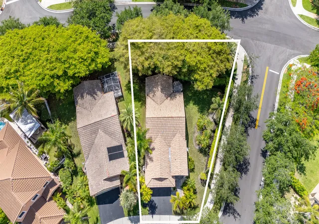 Homes for sale in Weston, FL | 1252 Sabal Trl, Weston, FL 33327 | MLS# B26033113