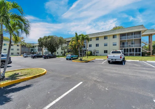 2nd image of 5190 E Sabal Palm Blvd, Tamarac, FL 33319