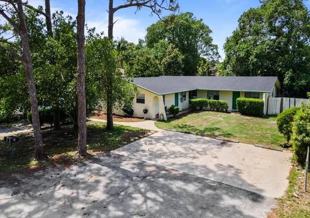 1st image of 4453 Stevens Rd, Lake Worth, FL 33461 | MLS# B26033180