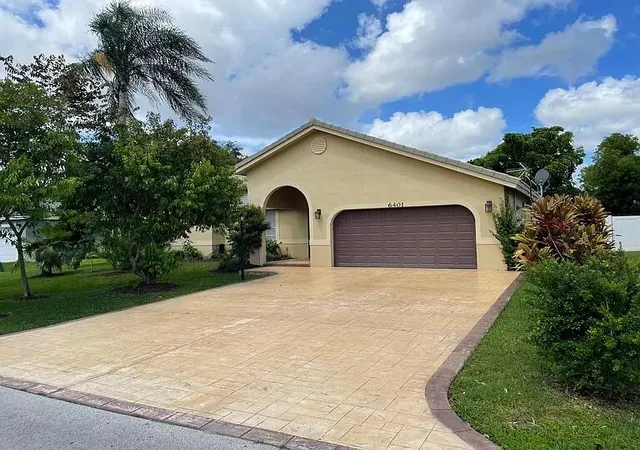 1st image of 6401 W Sedgewyck Cir W, Davie, FL 33331 | MLS# B26033285