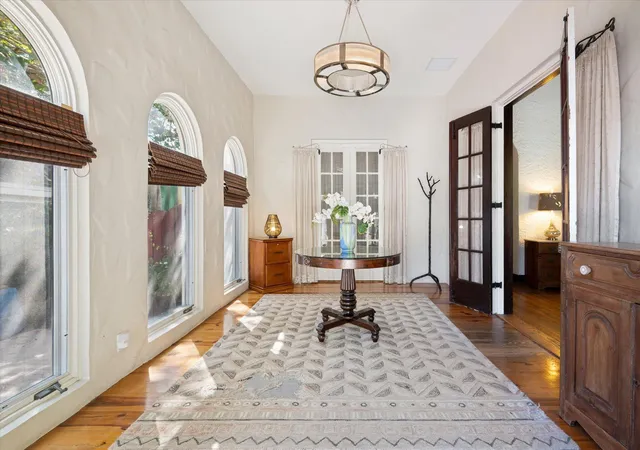 5th image of 704 Se 8Th St, Fort Lauderdale, FL 33316 | MLS# B26033309