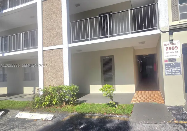 Listing Photo 3 - Condo for sale in building located at 2999 Nw 48Th Ave, Lauderdale Lakes, FL 33313 - Unit #246