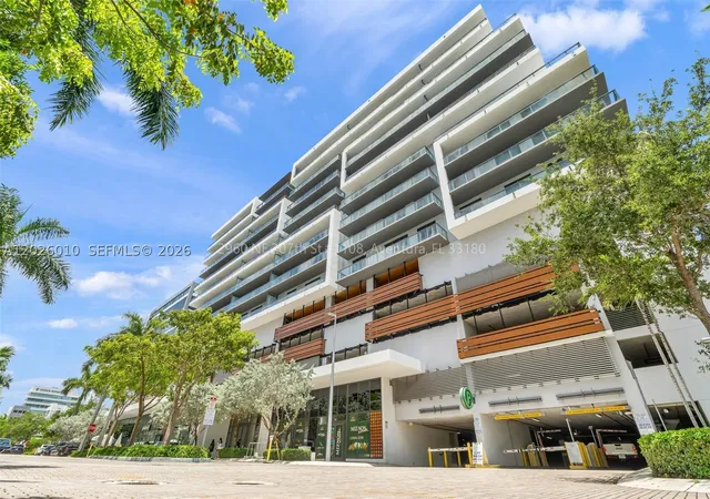 Condo for sale at 2960 Ne 207Th St #1108, Aventura, FL 33180 | MLS# A12026010 | Listing updated on 2026-10-08