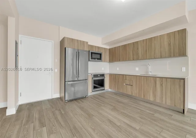 Photo 4 of Condo for sale at 2960 Ne 207Th St #1108, Aventura, FL 33180 | MLS# A12026010 | Listing updated on 2026-10-08