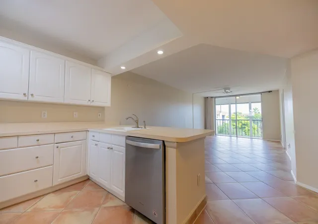 Homes for sale in Fort Lauderdale, FL | 5300 Ne 24Th Ter #534c, Fort Lauderdale, FL 33308 | MLS# B26033365