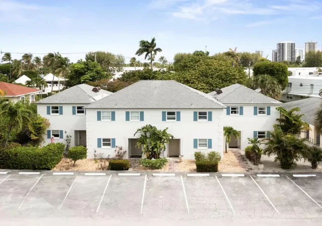 Homes for sale in Singer Island, FL | 1216 Surf Rd, Singer Island, FL 33404 | MLS# B26033400