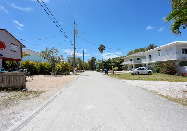 5th image of 978 Gibraltar Rd, Key Largo, FL 33037 | MLS# B26033415
