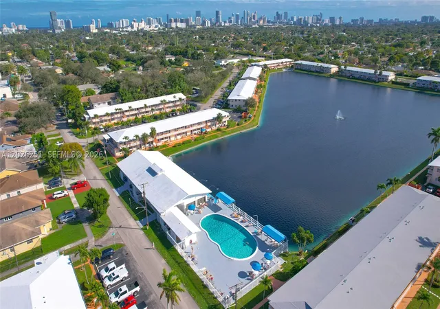 1st image of 820 Sw 11 Street #4B, Hallandale Beach, FL 33009 | MLS# A12026251