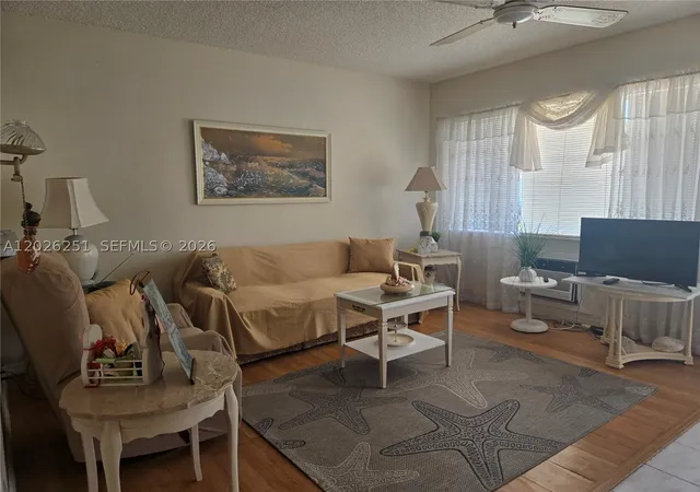 2nd image of 820 Sw 11 Street #4B, Hallandale Beach, FL 33009 | MLS# A12026251