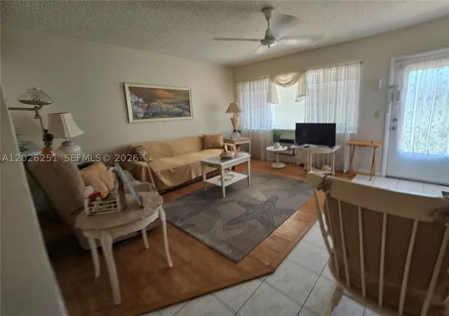 3rd image of 820 Sw 11 Street #4B, Hallandale Beach, FL 33009 | MLS# A12026251