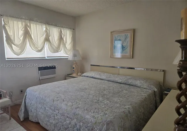 5th image of 820 Sw 11 Street #4B, Hallandale Beach, FL 33009 | MLS# A12026251