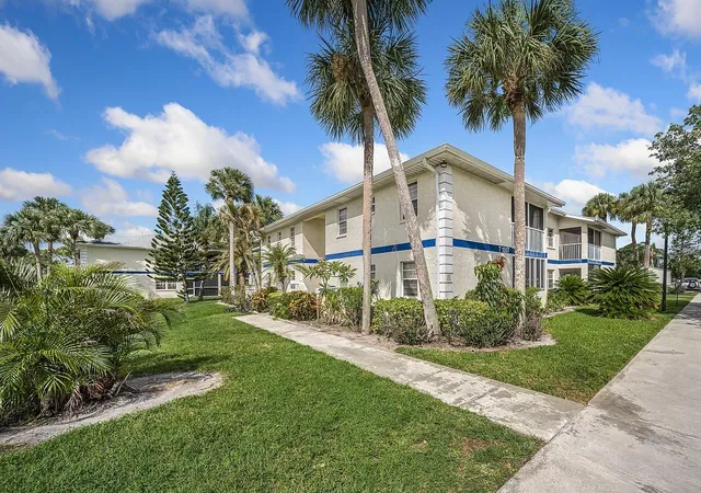 Homes for sale in Port Saint Lucie, FL | 1507 Se Royal Green Cir #102, Port Saint Lucie, FL 34952 | MLS# B26033500