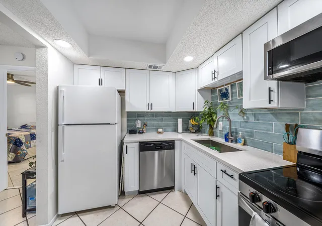 Homes for sale in Port Saint Lucie, FL | 1507 Se Royal Green Cir #102, Port Saint Lucie, FL 34952 | MLS# B26033500
