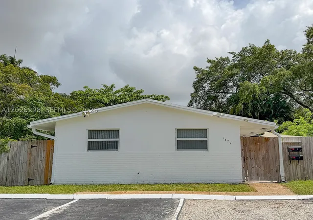 2nd image of 1827 Sw 21st St, Fort Lauderdale, FL 33315 | MLS# A12026298
