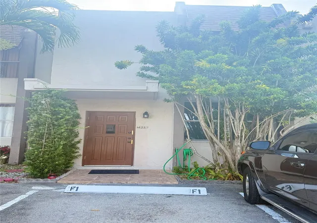 2nd image of 14225 Memorial Hwy 1F Hwy #1f, Miami, FL 33161 | MLS# B26033620