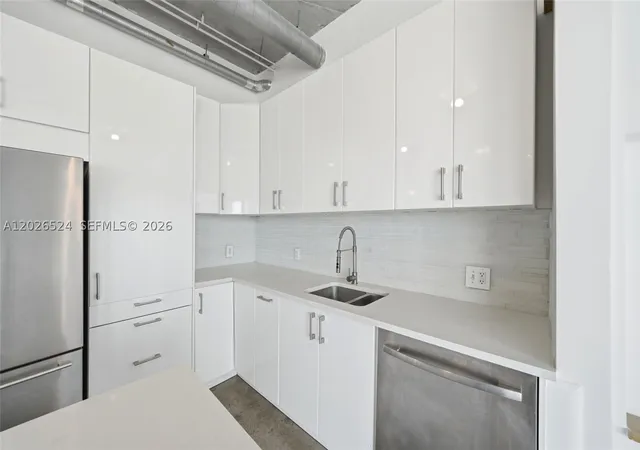 3rd image of 10 Sw South River Dr #804, Miami, FL 33130 | MLS# A12026524