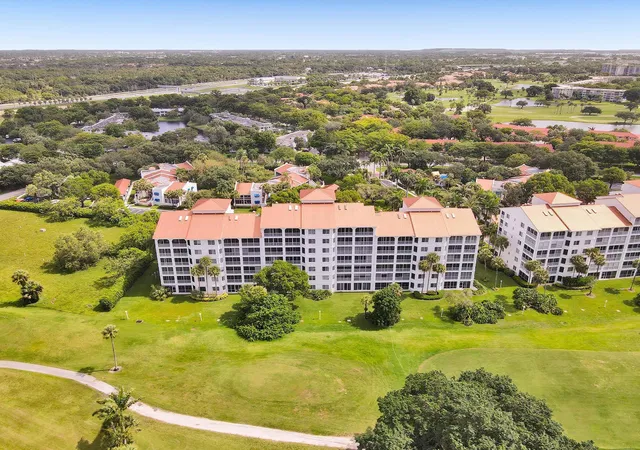Homes for sale in Pompano Beach, FL | 4112 W Palm Aire Dr #122a, Pompano Beach, FL 33069 | MLS# B26033633