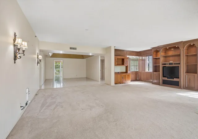 Homes for sale in Pompano Beach, FL | 4112 W Palm Aire Dr, Pompano Beach, FL 33069