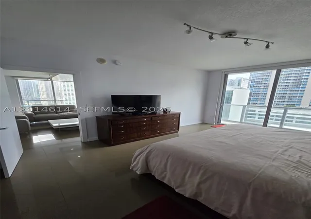 Listing Photo 3 - Condo for sale in Avenue on Brickell located at 1060 Brickell Ave, Miami, FL 33131 - Unit #2201