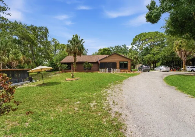 3rd image of 16888 Hialeah Dr W, Loxahatchee, FL 33470 | MLS# B26033655