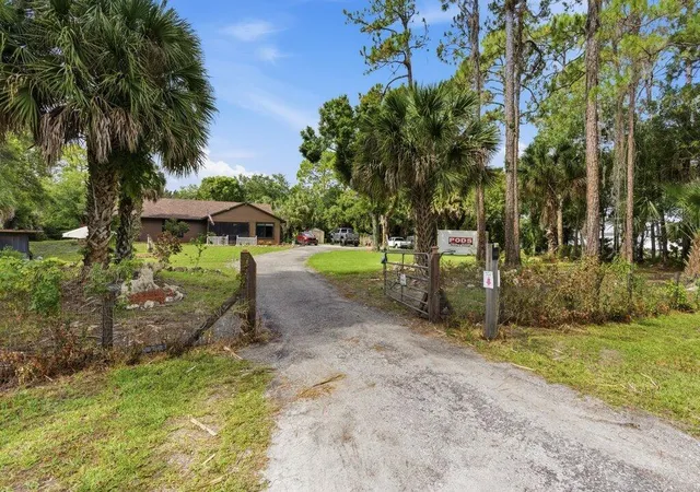 4th image of 16888 Hialeah Dr W, Loxahatchee, FL 33470 | MLS# B26033655