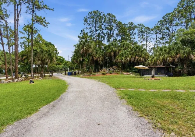 5th image of 16888 Hialeah Dr W, Loxahatchee, FL 33470 | MLS# B26033655